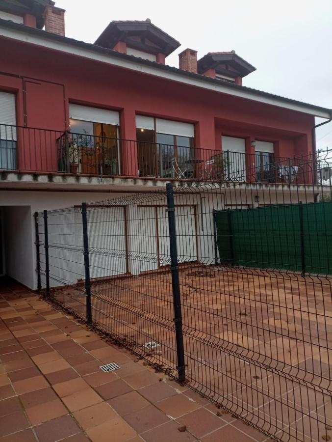Duplex En Comillas Exteriör bild